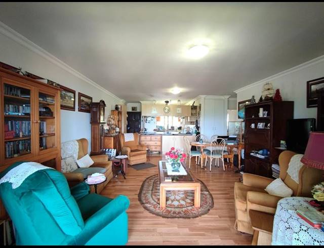 2 BEDROOM APARTMENT FOR SALE IN HOWICK NORTH